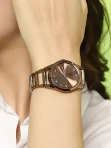 HAUTE SAUCE by  Campus Sutra HAUTE SAUCE by Campus Sutra Women Pearl Dial & Stainless Steel Watch AW24HSWC6005