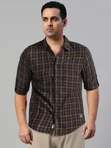 Roadster Men Navy Blue & Brown Regular Fit Checked Casual Shirt
