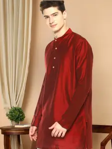 TATTVA Men Red Solid Straight Kurta