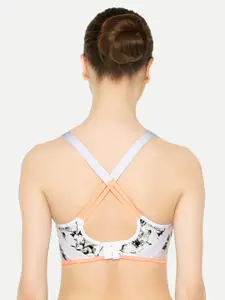 Triumph White Triaction Magic Motion Pro Magic-Wired Padded Control Cross-Back Sports Bra