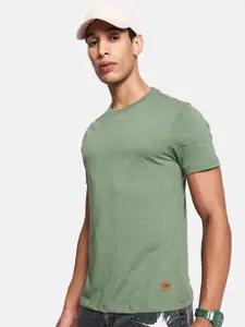 The Roadster Lifestyle Co Men Olive Green Solid Round Neck T-shirt