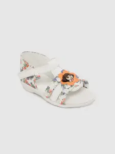 toothless Girls Dora White & Green Printed Open Toe Flats With Perforated Applique Detail