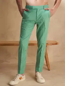 DENNISON Men Green Smart Tapered Fit Solid Regular Trousers
