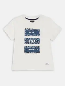 Blue Giraffe Boys Off-White Printed Round Neck T-shirt