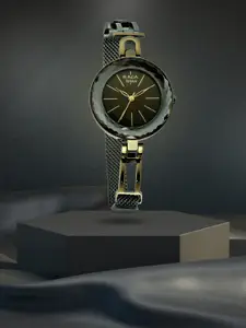 Titan Raga Facets Women Green Analogue watch 95122QM01