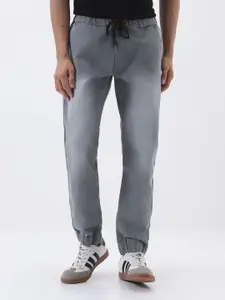 Urbano Fashion Men Grey Jogger Fit Mid-Rise Clean Look Stretchable Jeans