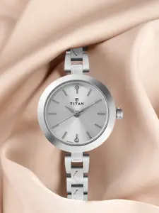 Titan Women Silver-Toned Analogue Watch 2598SM01