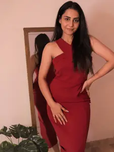 SASSAFRAS Maroon Self Design Bodycon Dress