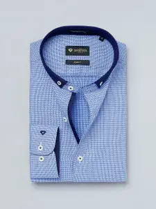 INVICTUS Blue Slim Fit Formal Shirt