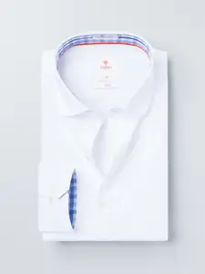 INVICTUS White Slim Fit Sustainable Formal Shirt