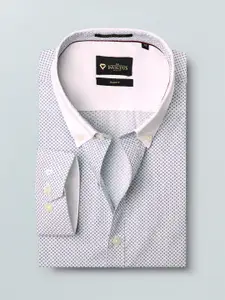 INVICTUS White Printed Slim Fit SemiSustainable Formal Shirt
