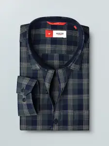 INVICTUS Men Green & Navy Blue Slim Fit Checked Sustainable Formal Shirt