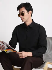 IVOC Men Black Slim Fit Solid Smart Formal Shirt