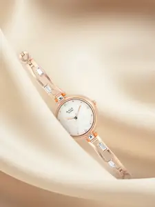 Titan Women White Analogue Watch 2581WM02