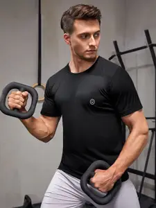 CHKOKKO Men Black Solid Round Neck Running T-shirt