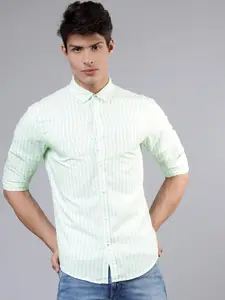 LOCOMOTIVE Men Green & White Slim Fit Striped Casual Shirt