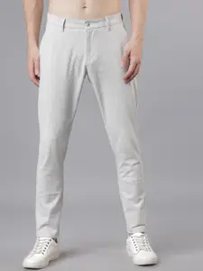 HIGHLANDER Men Off-White & Grey Slim Fit Checked Regular Trousers