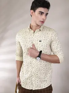 The Indian Garage Co Men Beige & Olive Green Slim Fit Printed Casual Shirt