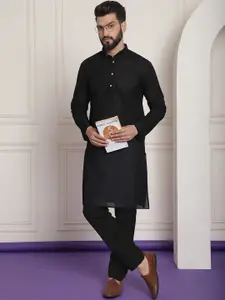 SOJANYA Men Black Embroidered Kurta with Churidar