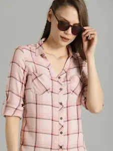 The Roadster Lifestyle Co Women Pink & Burgundy Regular Fit Checked Casual Shirt