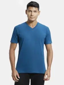 Jockey Men Teal Blue Solid V-Neck T-shirt