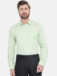 Turtle Men Green Smart Slim Fit Solid Formal Shirt