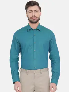 Turtle Men Green Smart Slim Fit Solid Formal Shirt