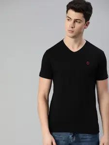 Urbano Fashion Men Black Slim Fit Solid V-Neck Pure Cotton T-shirt