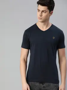 Urbano Fashion Men Navy Blue Slim Fit Solid V-Neck Pure Cotton T-shirt