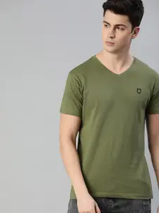 Urbano Fashion Men Olive Green Slim Fit Solid V-Neck Pure Cotton T-shirt