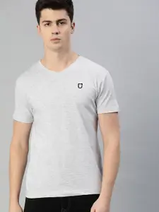 Urbano Fashion Men White Slim Fit Solid V-Neck Pure Cotton T-shirt