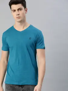 Urbano Fashion Men Blue Slim Fit Solid V-Neck Pure Cotton T-shirt