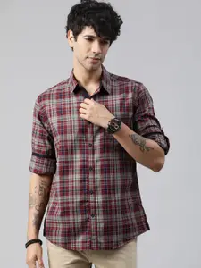 Roadster Men Regular Fit Checked Sustainable Casual Shirt