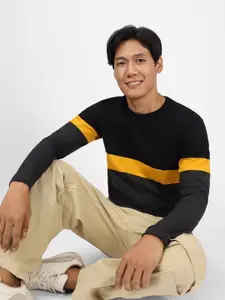Urbano Fashion Men Black  Grey Pure Cotton Colourblocked Round Neck Pure Cotton T-shirt