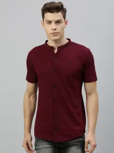 Urbano Fashion Men Maroon Slim Fit Solid Knitted Casual Shirt