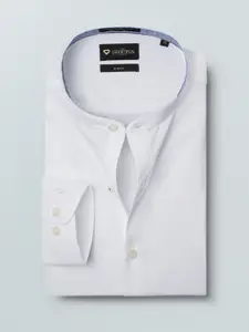 INVICTUS Men White Slim Fit Solid Formal Shirt