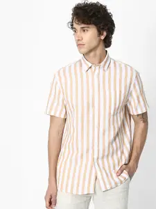Celio Men Beige & White Regular Fit Striped Casual Shirt