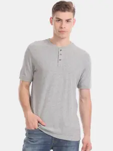 Aeropostale Men Grey Solid Henley Collar T-shirt