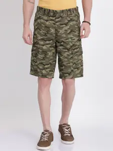 t-base Men Olive Green Camouflage Printed Regular Fit Cargo Shorts