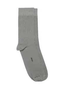 Jockey Men Grey Solid Calf Length Socks