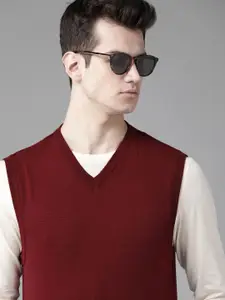 Roadster Men Maroon Solid Sweater Vest