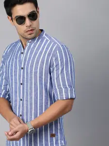 Roadster Men Blue & White Striped Regular Fit Casual Shirt