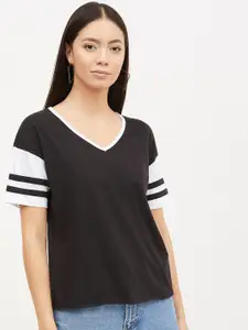 Harpa Women Black & White Colourblocked V-Neck T-shirt