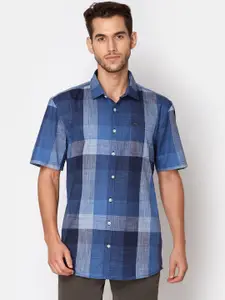 LINDBERGH Men Blue & White Regular Fit Checked Casual Shirt