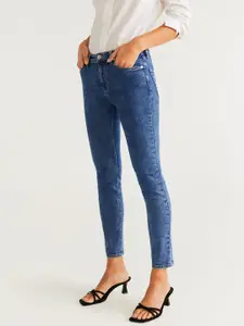 MANGO Women Blue Skinny Fit Mid-Rise Clean Look Stretchable Cropped Sustainable Jeans