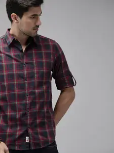 Roadster Men Navy Blue & Red Regular Fit Checked Sustainable Casual Shirt