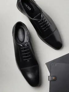 INVICTUS Men Black Solid Formal Oxfords