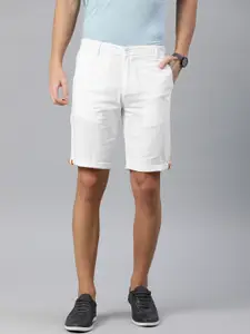 IVOC Men White Solid Slim Fit Regular Shorts
