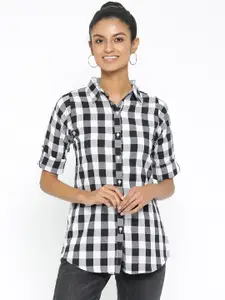 Vastraa Fusion Women Black & White Regular Fit Checked Casual Shirt