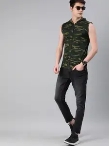 Urbano Fashion Men Green Camouflage Printed Slim Fit Hood T-shirt